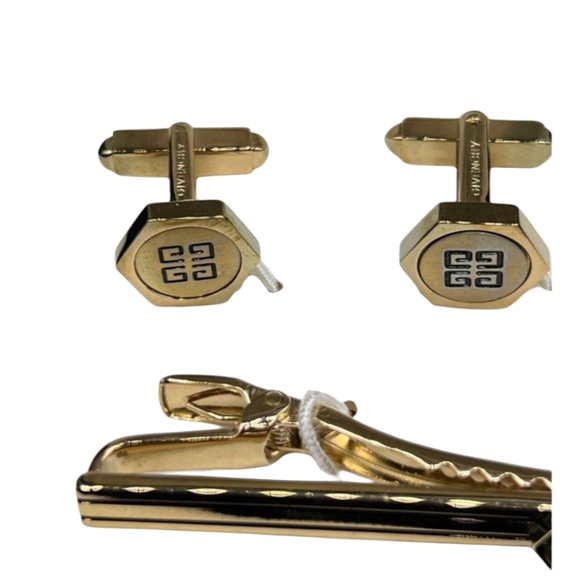 Givenchy Paris Tie Clip & Cufflink Gold Plated Set. - Picture 4 of 10